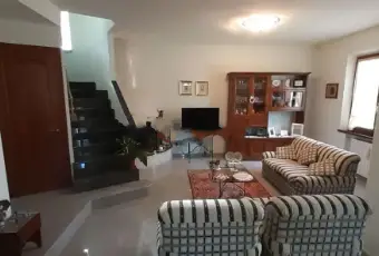 Rexer-Asciano-Villa-in-vendita-in-viale-I-Maggio-Asciano-SALONE