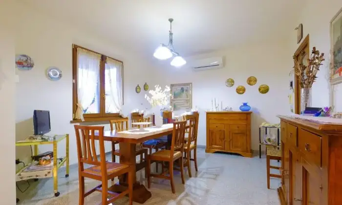 Rexer-Asciano-Villa-in-vendita-in-viale-I-Maggio-Asciano-CUCINA