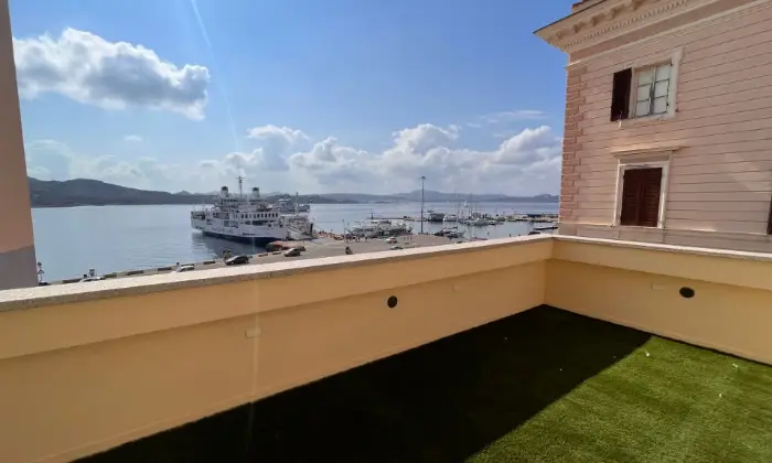 Rexer-La-Maddalena-Super-Attico-sul-Porto-turistico-di-Cala-Gavetta-Giardino