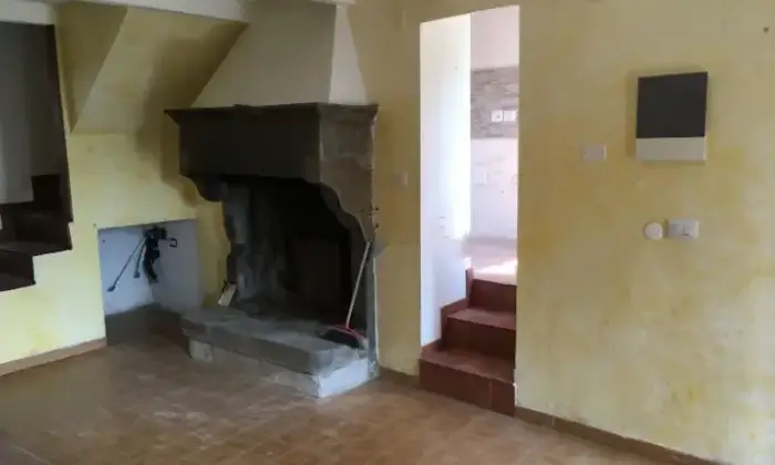 Rexer-Pieve-Santo-Stefano-Vendesi-casa-di-paese-in-vendita-in-Voltraio-Altro