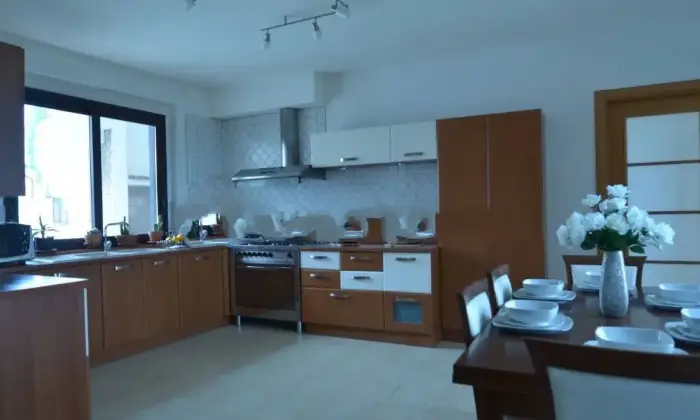 Rexer-Lentella-Vendesi-villa-in-Via-Giovannelli-a-Lentella-Cucina