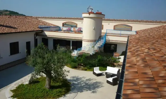 Rexer-Lentella-Vendesi-villa-in-Via-Giovannelli-a-Lentella-Terrazzo