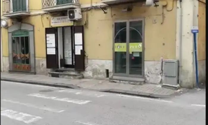 Rexer-Salerno-Vendesi-locale-commerciale-con-reddita-a-Salerno-Altro