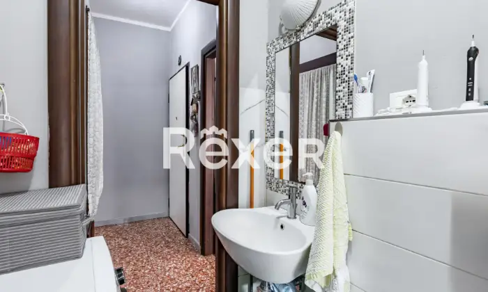 Rexer-NICHELINO-Nichelino-via-Juvarra-Trilocale-attualmente-locato-in-ottimo-stato-interno-Tipo-C-Bagno