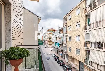 Rexer-NICHELINO-NICHELINO-ZONA-JUVARRA-TRILOCALE-OCCUPATO-TIPO-D-IMMOBILE-A-REDDITO-IN-OTTIMO-STATO-INTERNO-Terrazzo