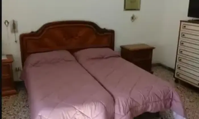 Rexer-Isili-Appartamento-in-vendita-in-Piazza-Antonio-Gramsci-ad-Isili-CameraDaLetto