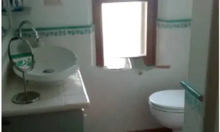Rexer-Volterra-Vendesi-villa-in-strada-Vicinale-di-Cozzano-a-Volterra-Bagno
