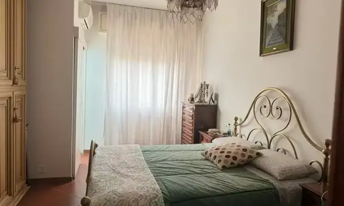 Rexer-Massa-e-Cozzile-Bellissima-porzione-di-villa-a-Margine-CopertaTraversagna-frazione-di-Massa-e-Cozzile-PT-CameraDaLetto