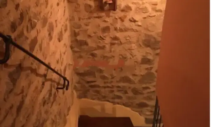 Rexer-Montalcino-Vendesi-casa-indipendente-in-borgo-di-Mezzo-Montalcino-Garage