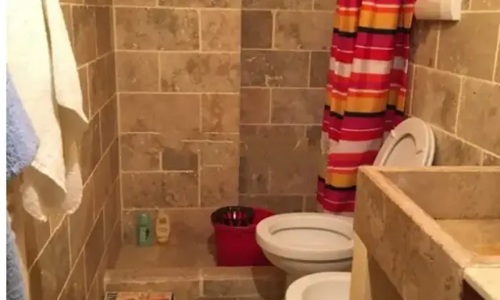 Rexer-Montalcino-Vendesi-casa-indipendente-in-borgo-di-Mezzo-Montalcino-Bagno