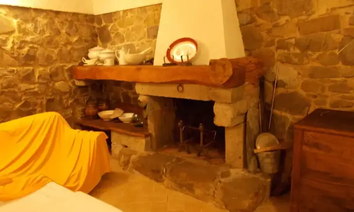 Rexer-Castel-del-Piano-Vendesi-casa-indipendente-in-via-del-PonteCastel-del-Piano-Altro
