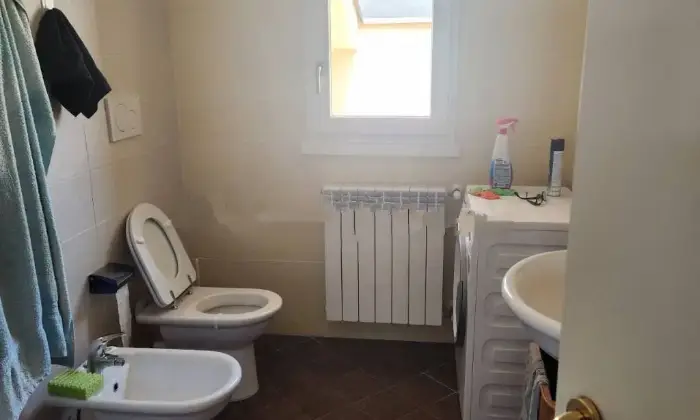 Rexer-Bomporto-Vendesi-Attico-in-piazza-Guglielmo-Marconi-Solara-Bomporto-Bagno