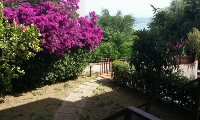 Rexer-Pisciotta-Villa-indipendente-vista-mare-Giardino