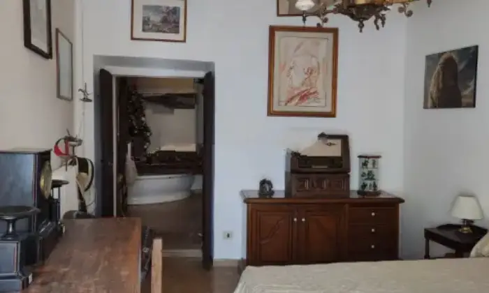 Rexer-Vignanello-Appartamento-con-giardino-e-vista-panoramica-in-palazzina-del-in-vendita-in-corso-Giuseppe-MazziniVignanello-CameraDaLetto