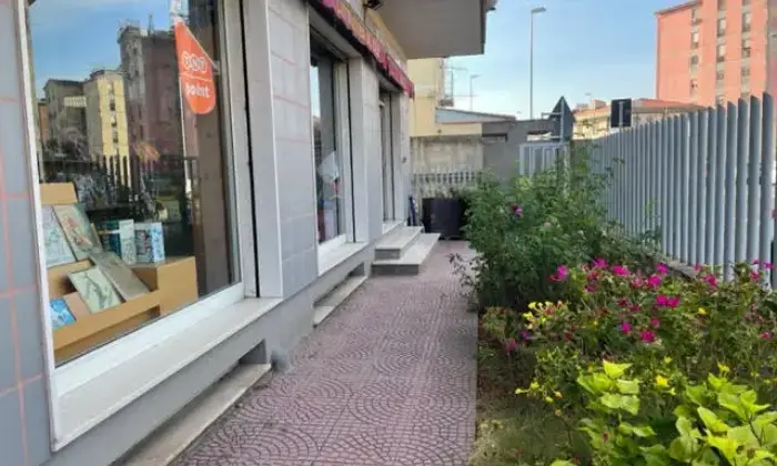 Rexer-Cagliari-Locale-Commerciale-Terrazzo