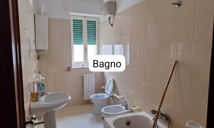 Rexer-Laterza-Vendesi-appartamento-in-Via-Monte-San-Michele-Laterza-Bagno