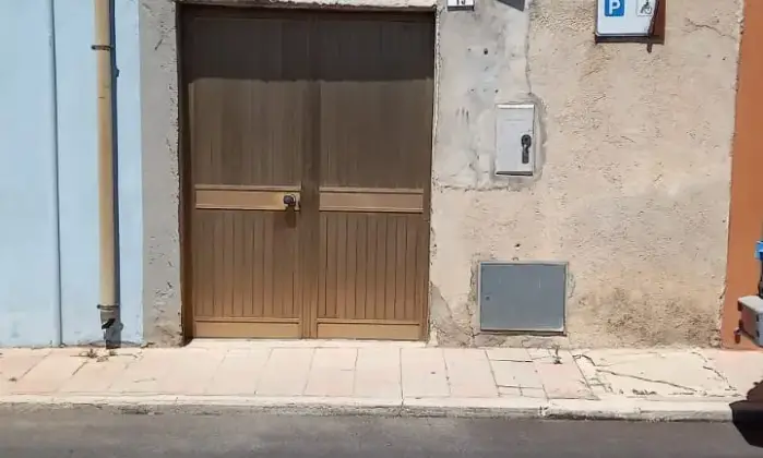 Rexer-Cabras-Vendita-casa-a-Cabras-da-ristrutturare-Garage