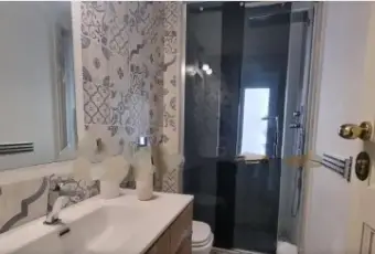 Rexer-Napoli-Quadrilocale-Vico-Lungo-del-Gelso-Monte-Santo-Napoli-Bagno