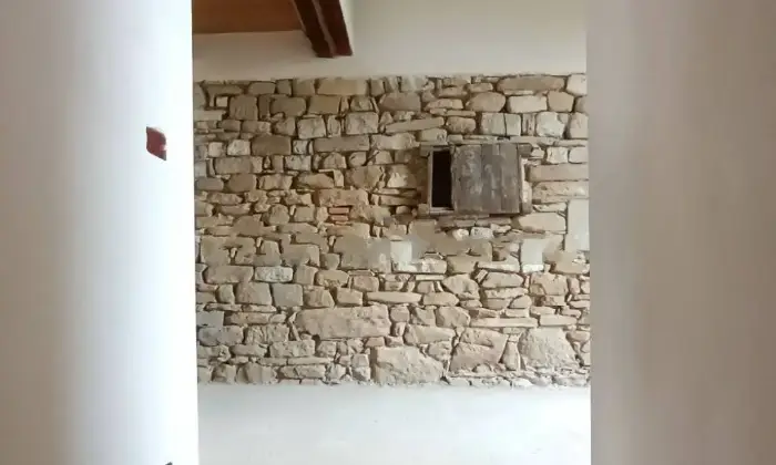 Rexer-Castel-Focognano-Casetta-semindipendente-in-pietra-in-Localit-Poggersona-a-Castel-Focognano-Garage