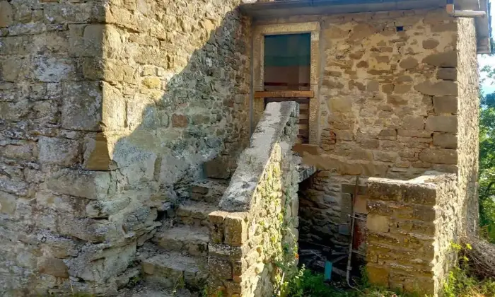 Rexer-Castel-Focognano-Casetta-semindipendente-in-pietra-in-Localit-Poggersona-a-Castel-Focognano-Giardino