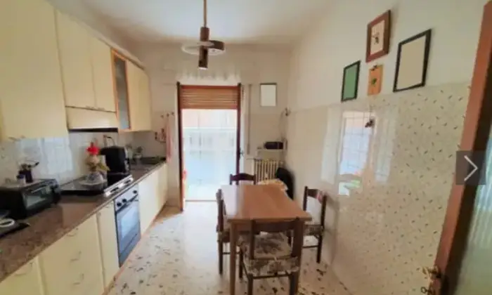 Rexer-Ascoli-Piceno-APPARTAMENTO-PORTA-MAGGIORE-mq-tezzazzi-piano-Cucina