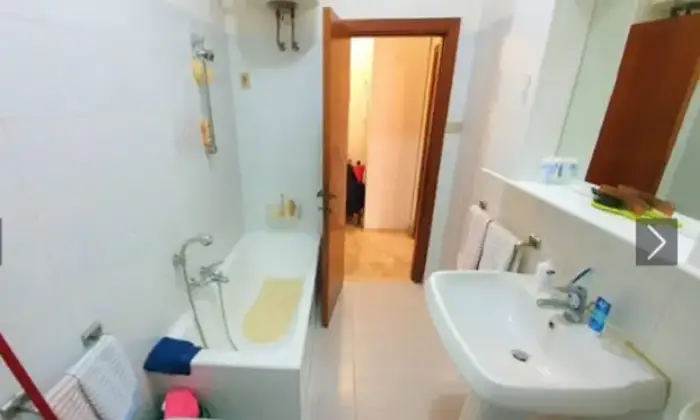 Rexer-Ascoli-Piceno-APPARTAMENTO-PORTA-MAGGIORE-mq-tezzazzi-piano-Bagno
