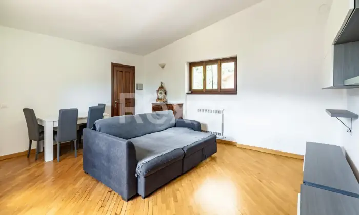 Rexer-Rovetta-Villa-Bifamiliare-immersa-nel-Verde-a-Rovetta-SALONE