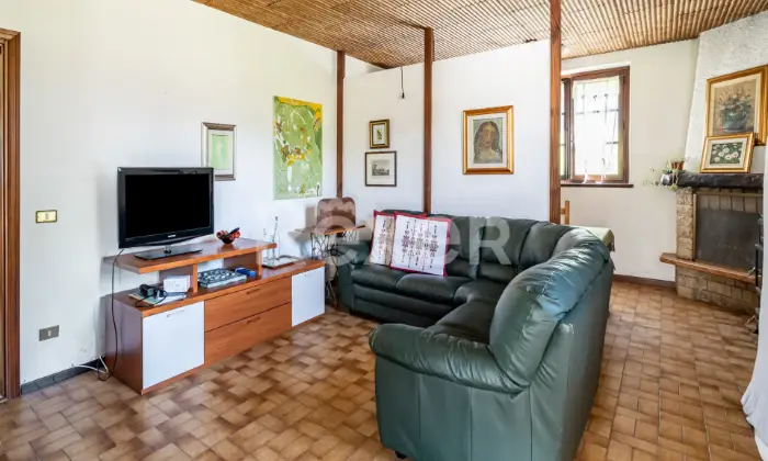Rexer-Rovetta-Villa-Bifamiliare-immersa-nel-Verde-a-Rovetta-SALONE