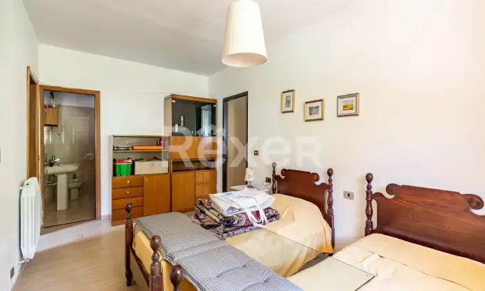Rexer-Rovetta-Villa-Bifamiliare-immersa-nel-Verde-a-Rovetta-CAMERA-DA-LETTO