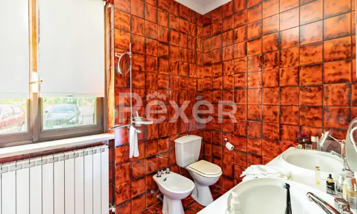 Rexer-Rovetta-Villa-Bifamiliare-immersa-nel-Verde-a-Rovetta-BAGNO