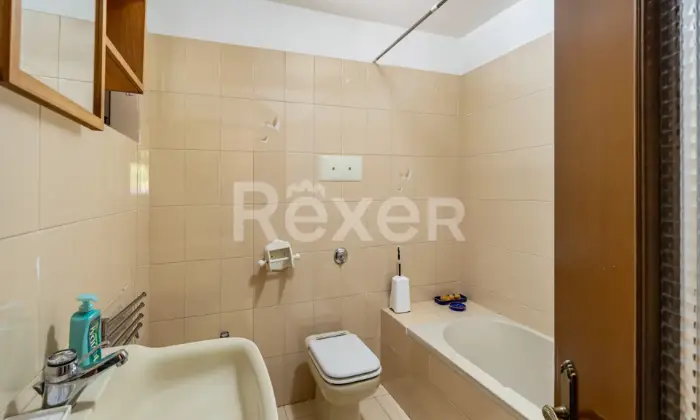 Rexer-Rovetta-Villa-Bifamiliare-immersa-nel-Verde-a-Rovetta-BAGNO