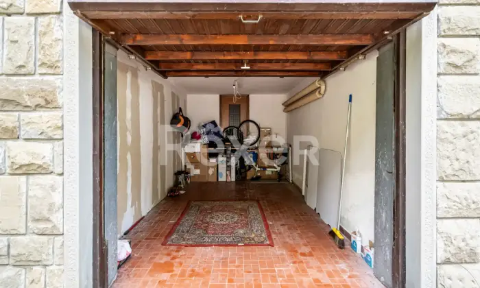 Rexer-Rovetta-Villa-Bifamiliare-immersa-nel-Verde-a-Rovetta-GARAGE