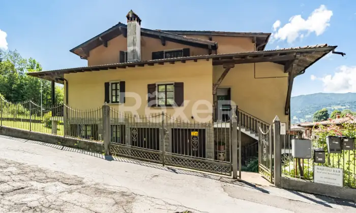 Rexer-Rovetta-Villa-Bifamiliare-immersa-nel-Verde-a-Rovetta-FACCIATA