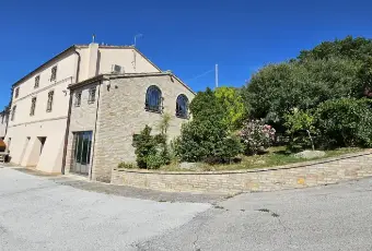Rexer-Treia-Villa-con-piscina-in-vendita-a-Treia-Marche-Italy-Terrazzo