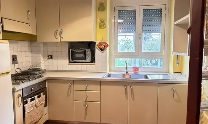 Rexer-Tivoli-Appartamento-ristrutturato-posizione-centrale-Cucina