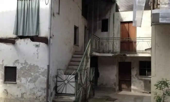 Rexer-Foglizzo-SVENDO-CASA-IN-CENTRO-PAESE-Garage
