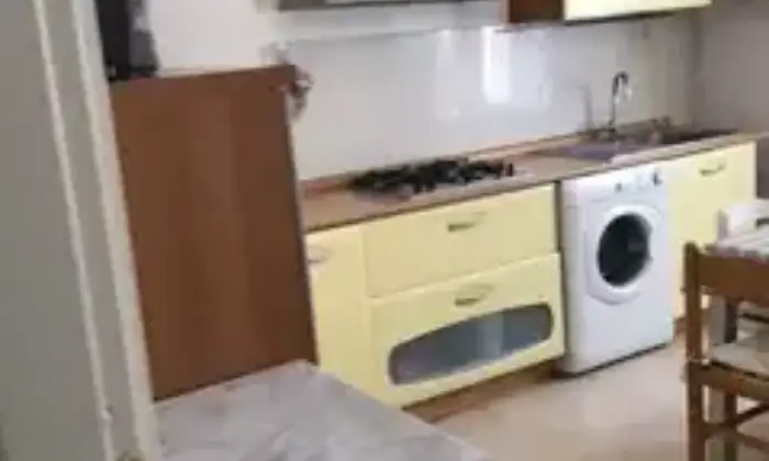Rexer-Milano-NOLO-METRO-ROSSA-BILOCALE-COMODISSIMO-Cucina