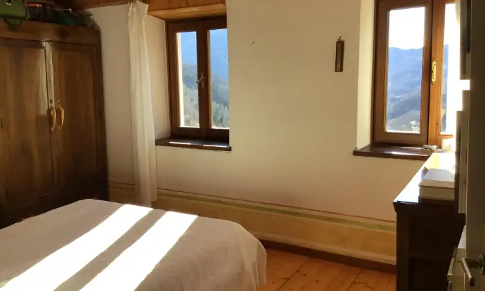 Rexer-Posina-Vendesi-Rustico-Contrada-Lambre-Posina-CAMERA-DA-LETTO