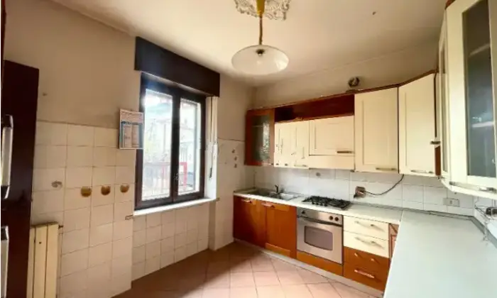 Rexer-Barge-Casale-in-vendita-in-via-Bessone-a-Barge-Cucina