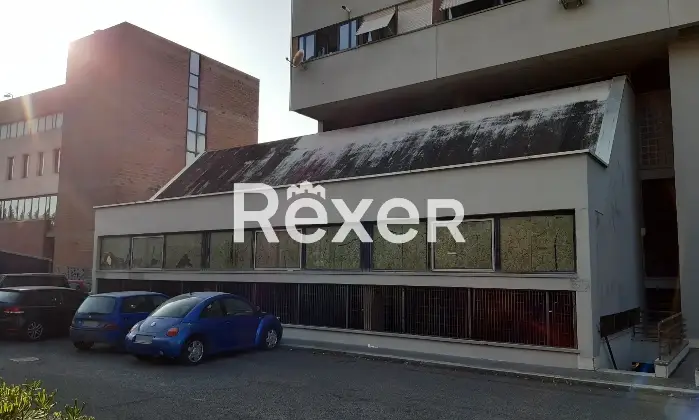 Rexer-Roma-Ex-filiale-bancaria-superficie-complessiva-mq-Terrazzo