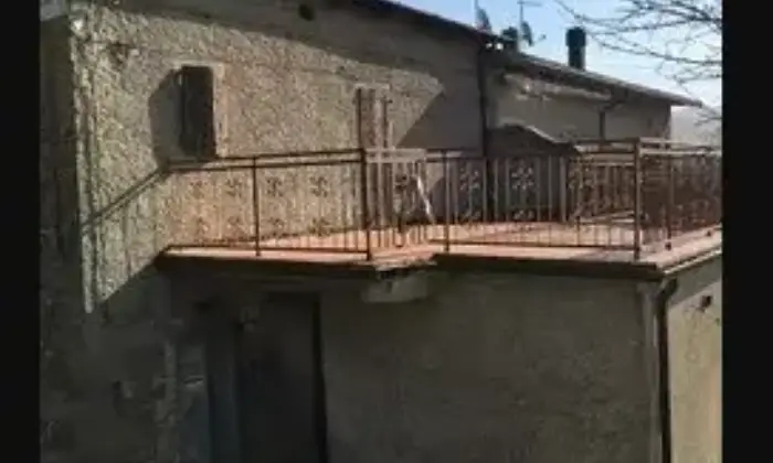 Rexer-Montefiorino-Rustico-in-vendita-in-via-Casa-Maestri-a-Montefiorino-Terrazzo