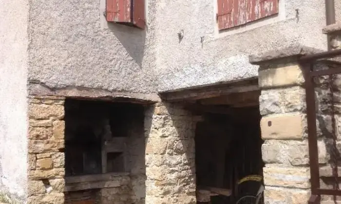 Rexer-Montefiorino-Rustico-in-vendita-in-via-Casa-Maestri-a-Montefiorino-Garage