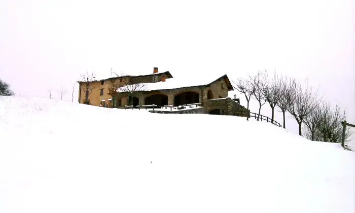 Rexer-Bettola-Vendo-rustico-colline-val-nere-Piacenza-Terrazzo
