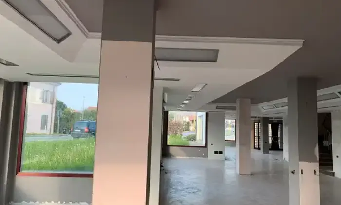 Rexer-Zoppola-Vendesi-Locale-commerciale-terreno-edificabile-a-Zoppola-Altro