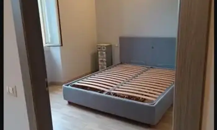 Rexer-Luino-Appartamento-in-Via-Creva-Luino-CAMERA-DA-LETTO