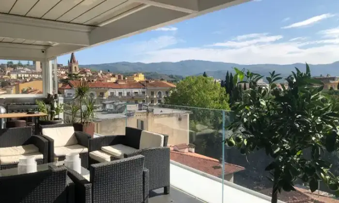 Rexer-Arezzo-LUSSUOSO-ATTICO-APPENA-RISTRUTTURATO-Terrazzo