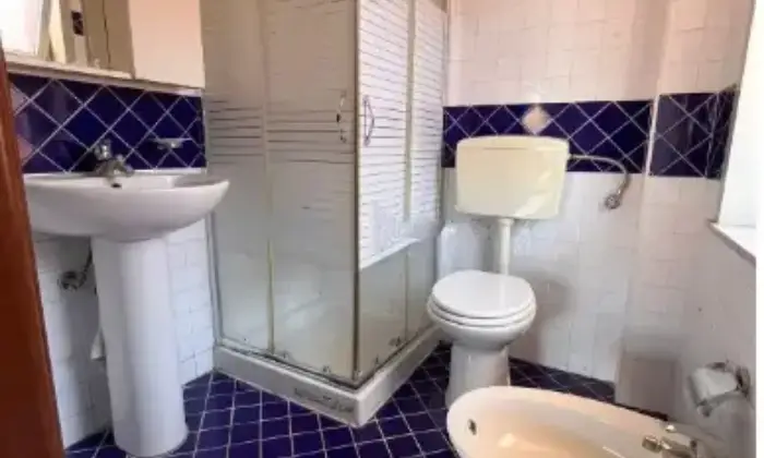 Rexer-Fiumefreddo-di-Sicilia-Quadrilocale-in-vendita-in-via-Badal-a-Fiumefreddo-di-Sicilia-Bagno