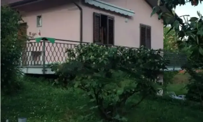 Rexer-Tresana-Vendesi-casa-in-localit-Villa-Tresana-GIARDINO