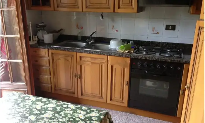 Rexer-Tresana-Vendesi-casa-in-localit-Villa-Tresana-CUCINA