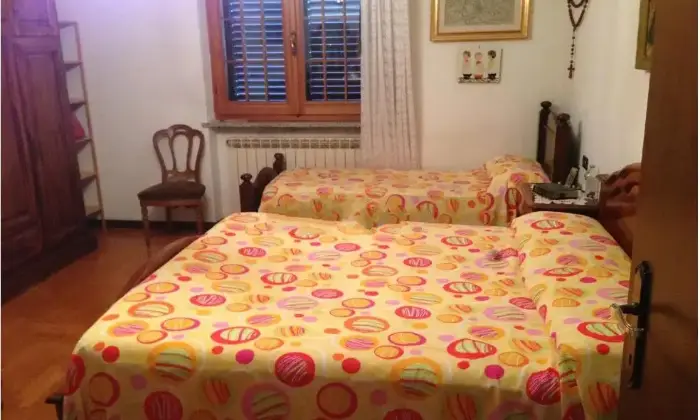Rexer-Tresana-Vendesi-casa-in-localit-Villa-Tresana-CAMERA-DA-LETTO